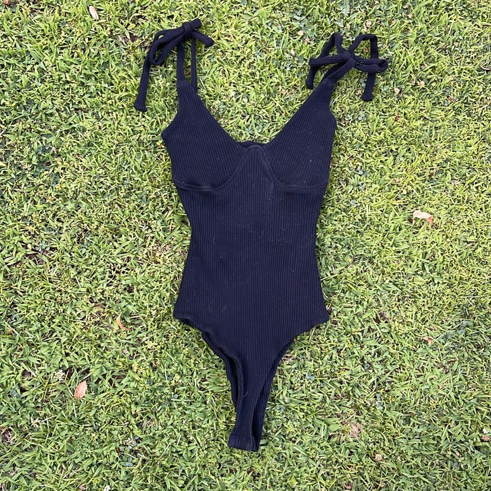 Princess Polly Clove Tie Up Ribbed Bodysuit - size 4
